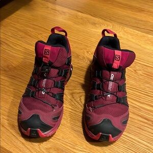 Salomon Women's Sneakers in Burgundy and Black